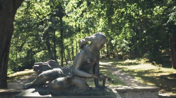 Skulptūra „Ratnyčėlė“